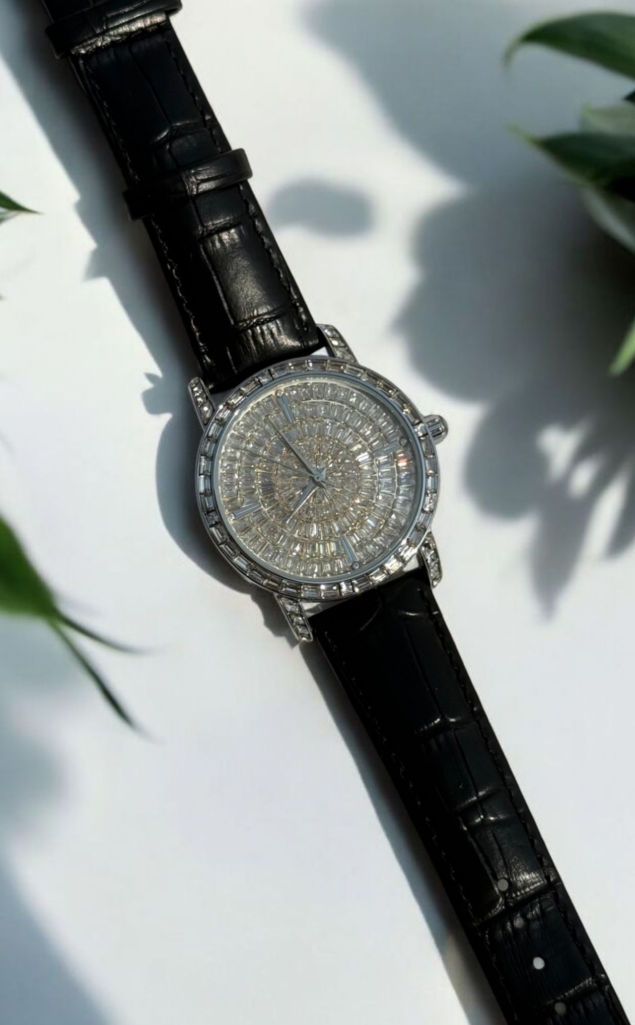 Yikai Crystal Stone Iced-Out Watch - Premium Straps Watch