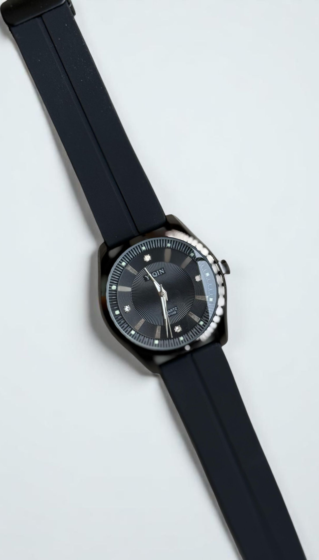 YIQIN Watch with Silicon Straps & Magnetic Lock