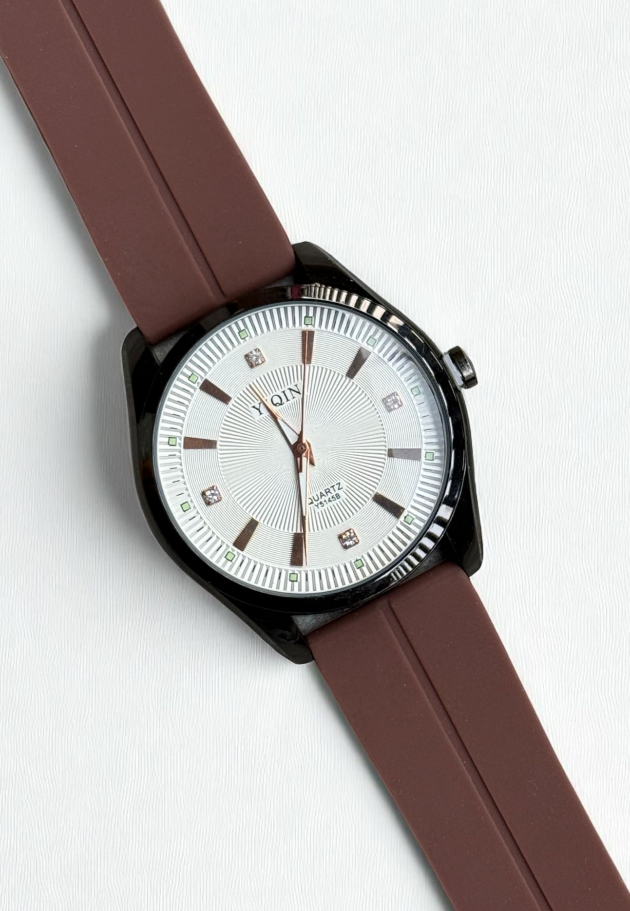 YIQIN Watch with Silicon Straps & Magnetic Lock