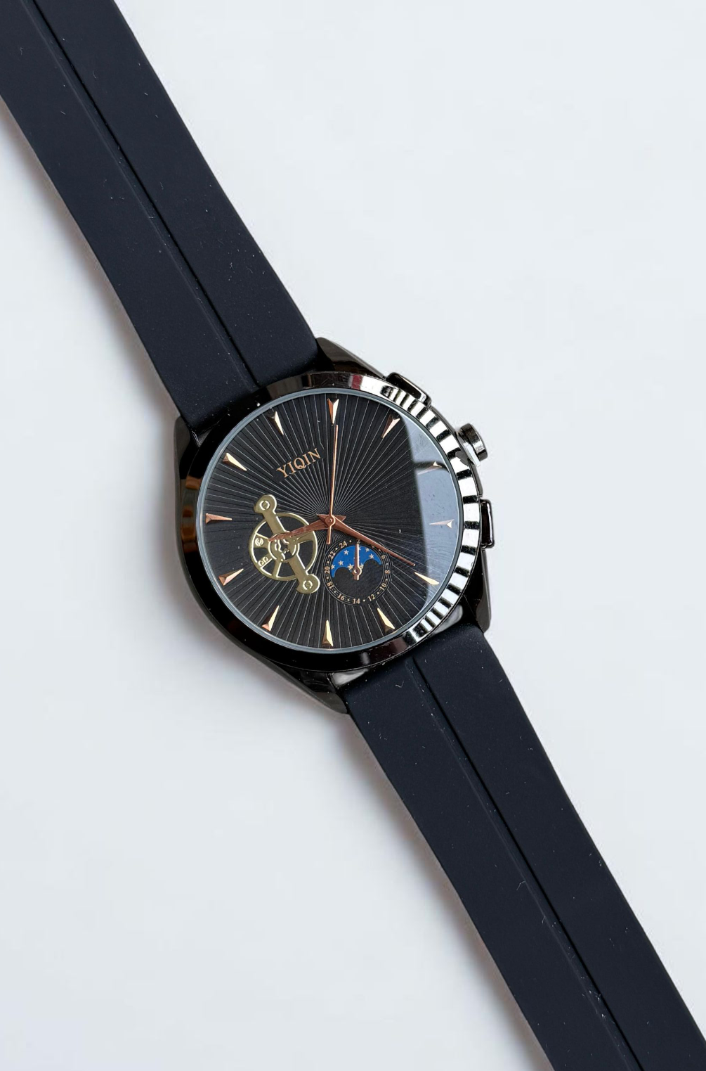 YIQIN Watch with Silicon Straps & Magnetic Lock