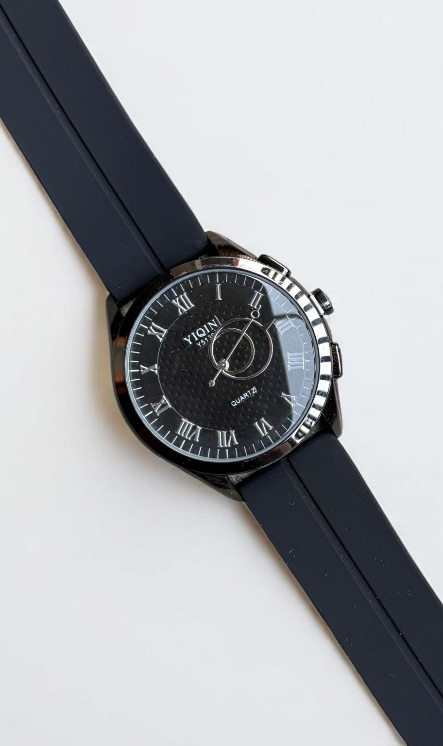 YIQIN Watch with Silicon Straps & Magnetic Lock