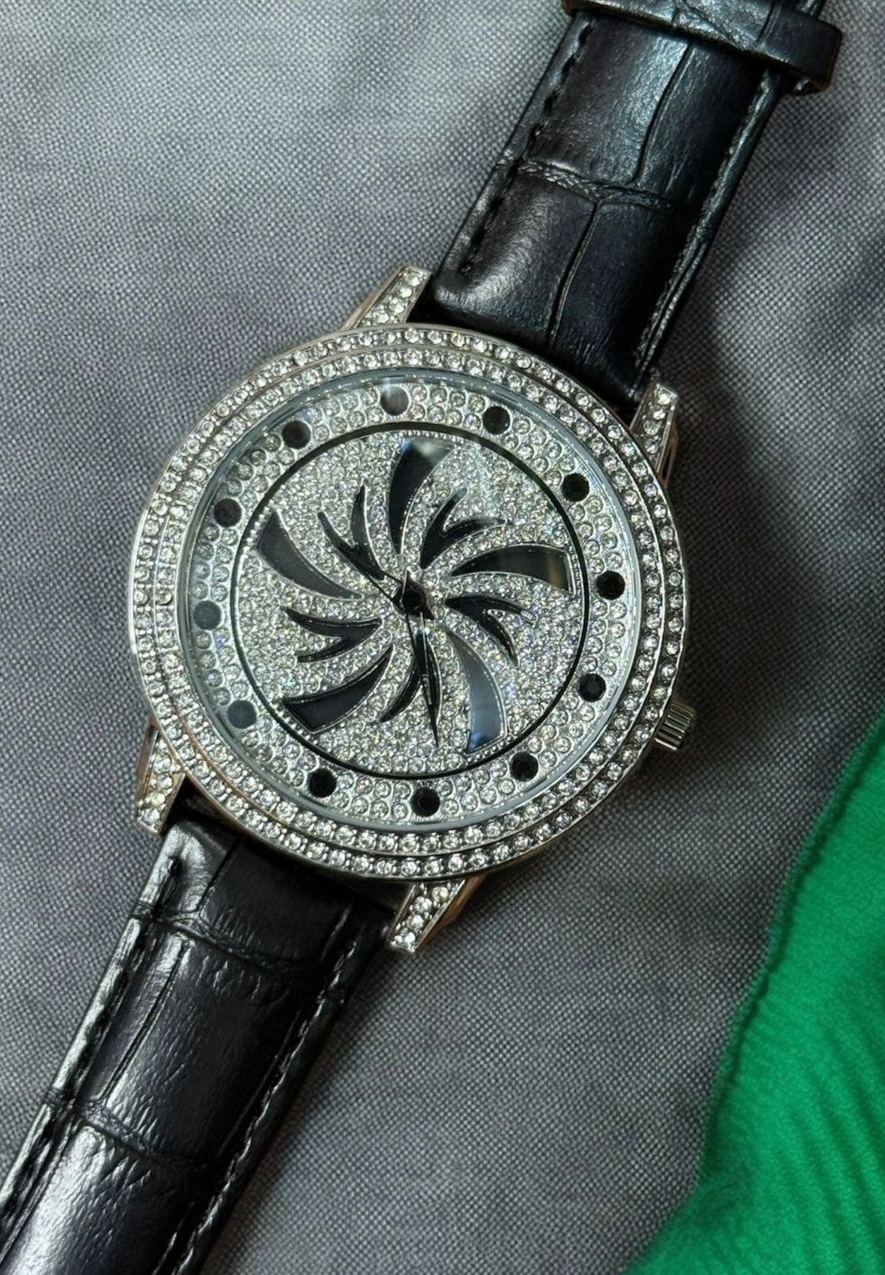 Stones Iced-Out Watch with Rotating Dial