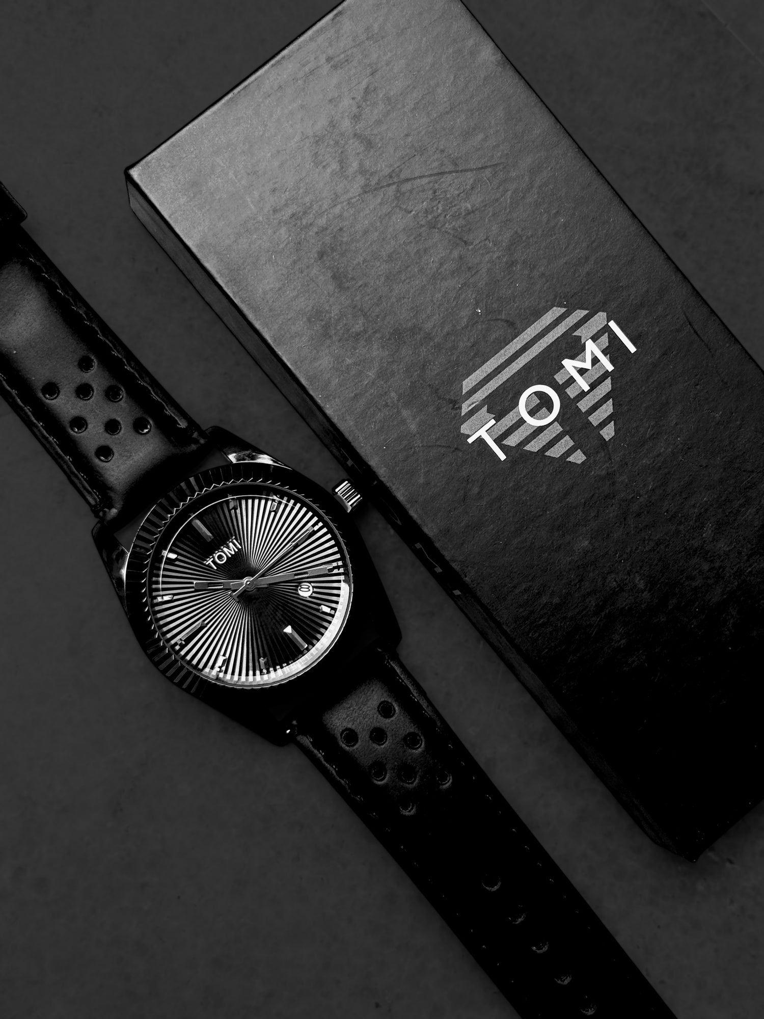 Tomi Watch – Premium Straps with Sleek Modern Design
