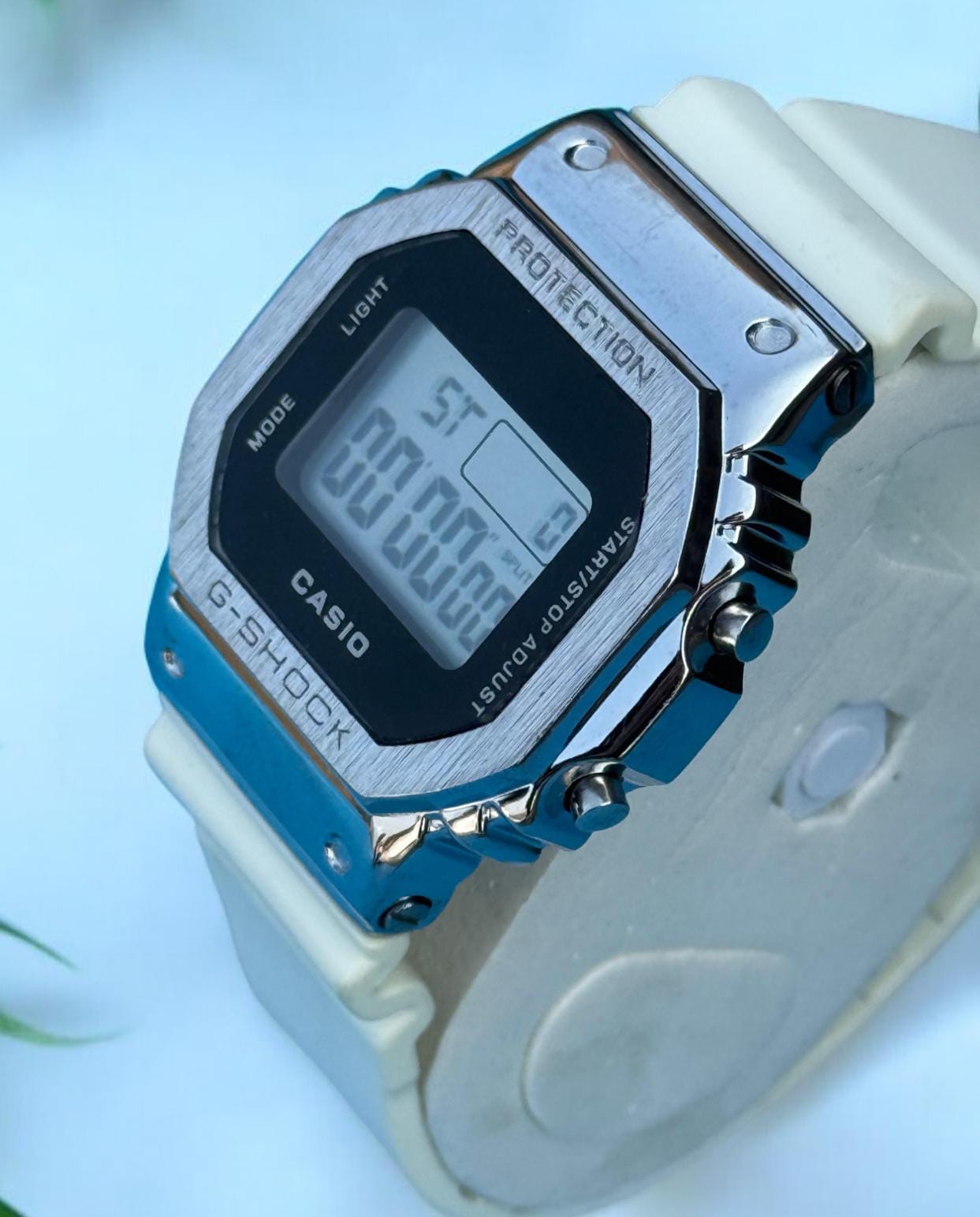 Casio G-Shock Men's Watch - Durable Rubber Strap, Shock-Resistant Design