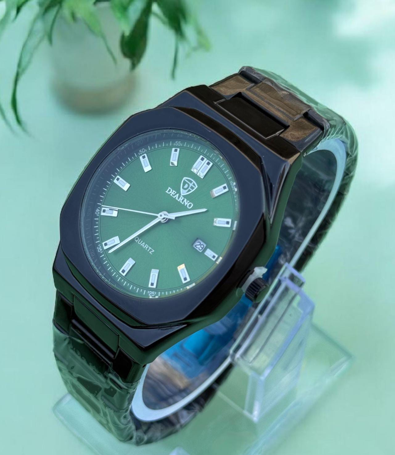 DFARNO Decent Men,s Watch - Premium Quality Timepiece