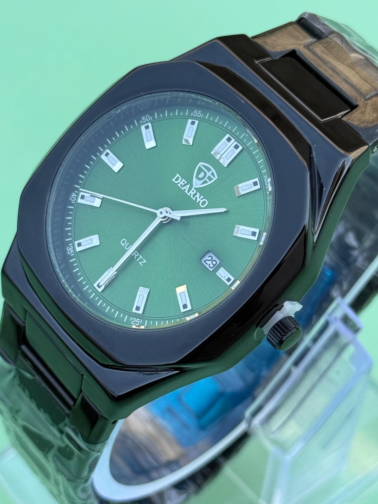 DFARNO Decent Men,s Watch - Premium Quality Timepiece
