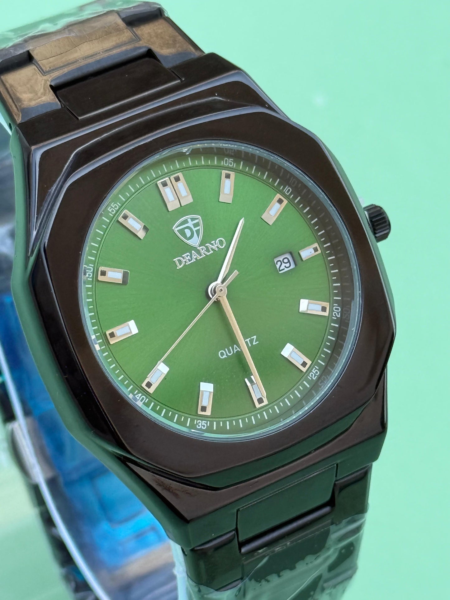 DFARNO Decent Men,s Watch - Premium Quality Timepiece