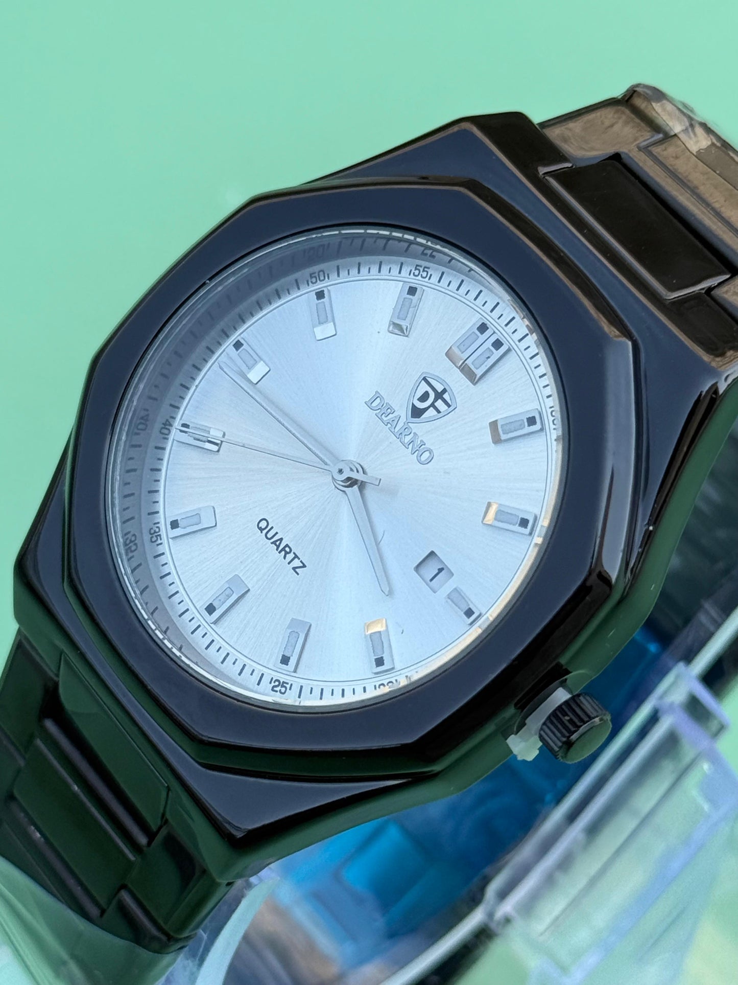 DFARNO Decent Men,s Watch - Premium Quality Timepiece