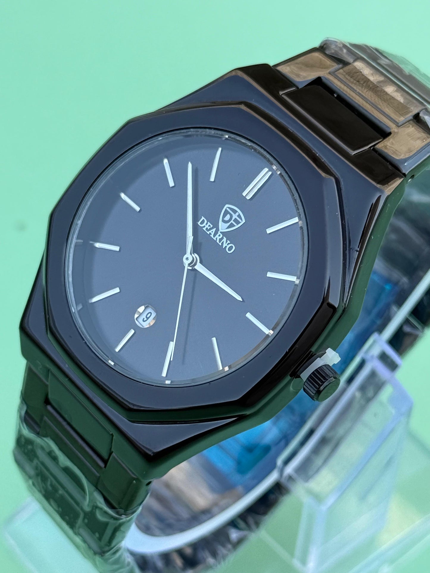 DFARNO Decent Men,s Watch - Premium Quality Timepiece