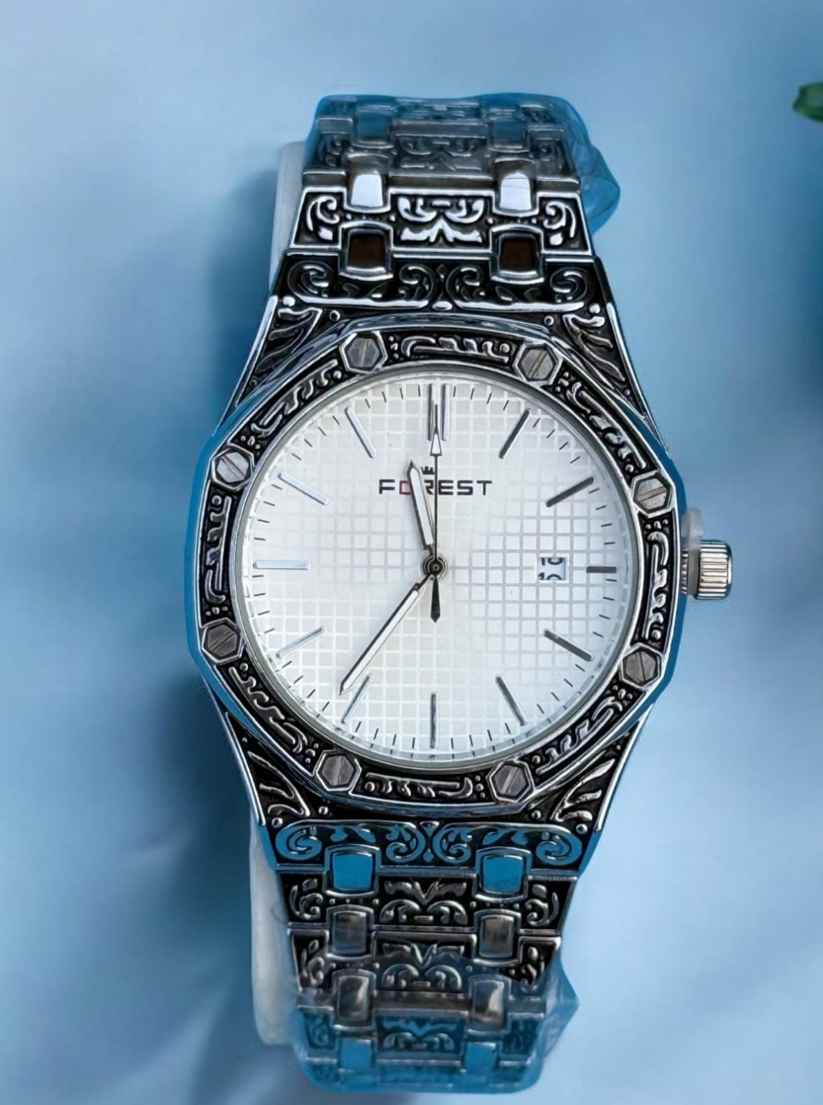 Forest Luxury Engraved Silver Watch – A Timeless Masterpiece