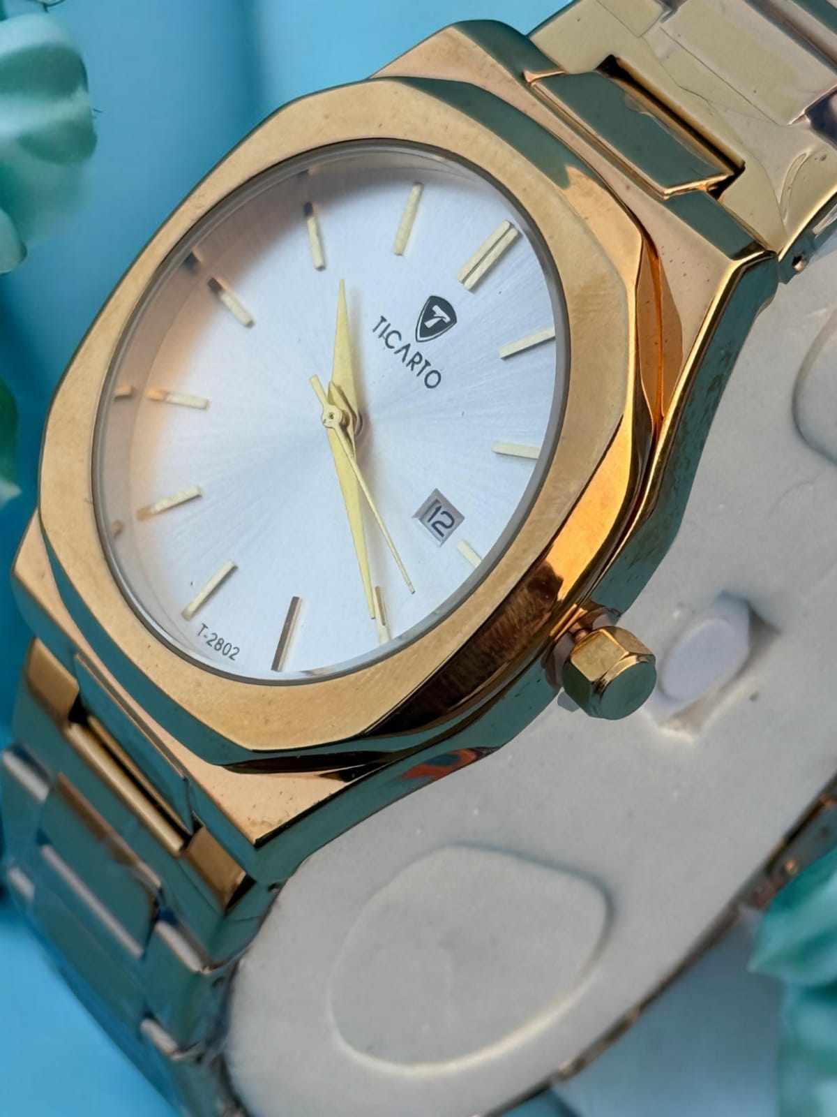 Ticarto Men's Luxury Analog Watch - Sophisticated Design & Reliable Timekeeping