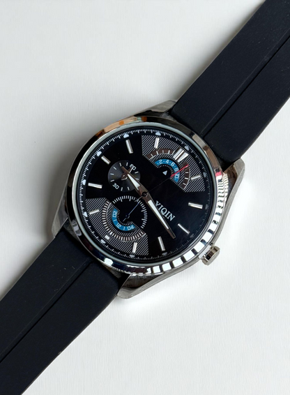 YIQIN Watch with Silicon Straps & Magnetic Lock