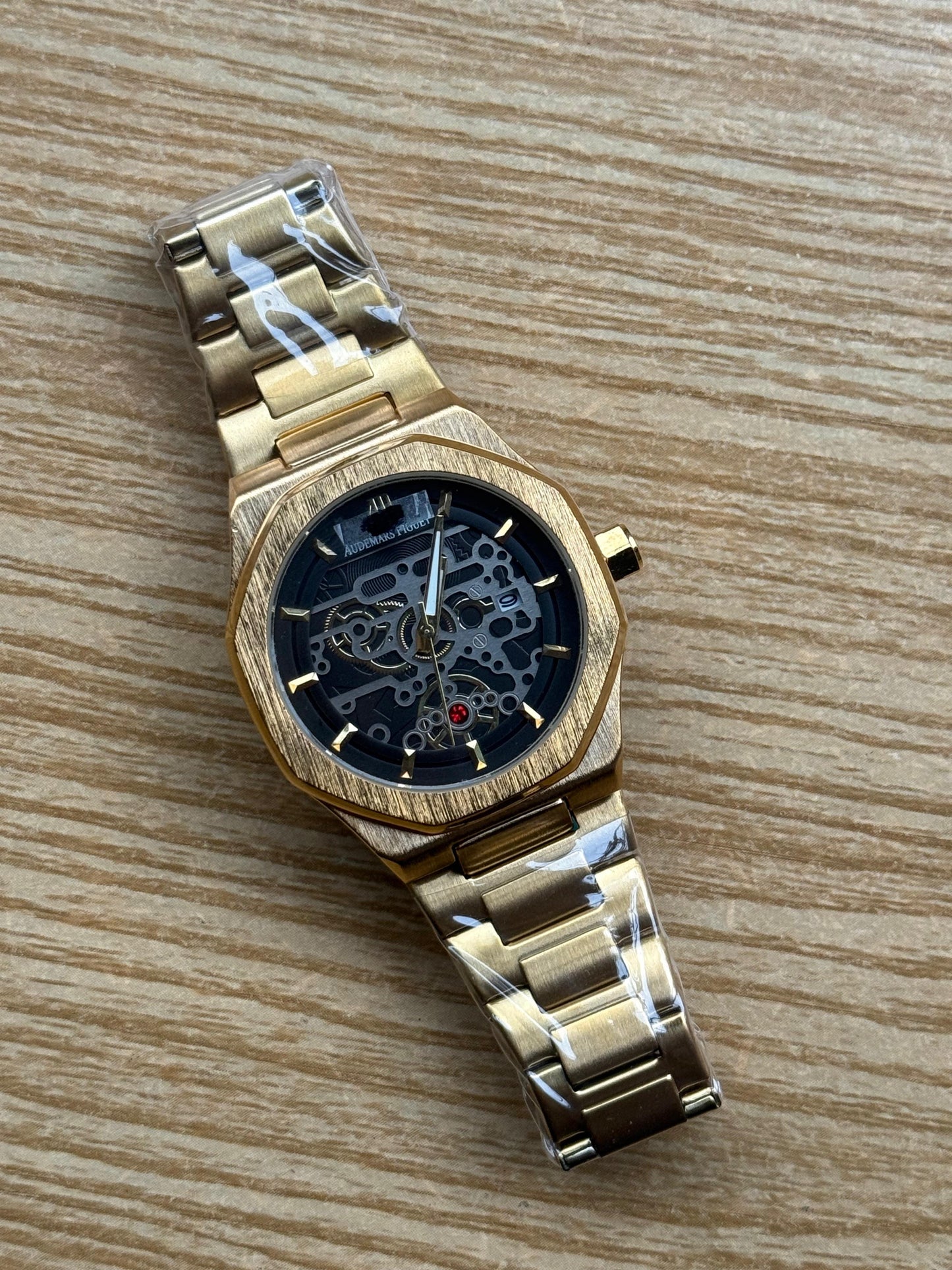 Aud-Pigu Inspired Stainless Steel Analog Watch with Butterfly Clasp