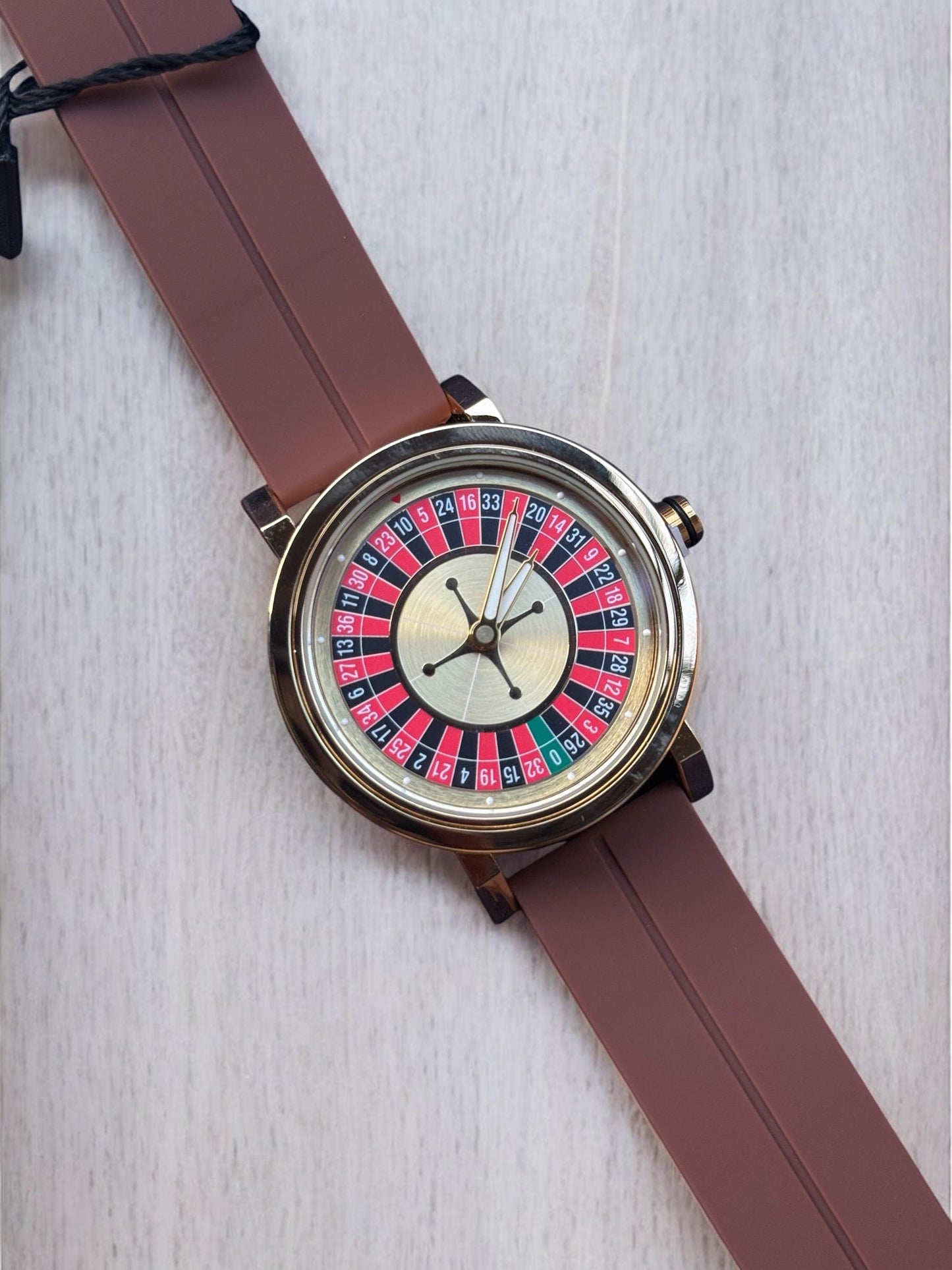 Rotatating Dial Watch - Premium Silicon Straps With Magnetic Lock