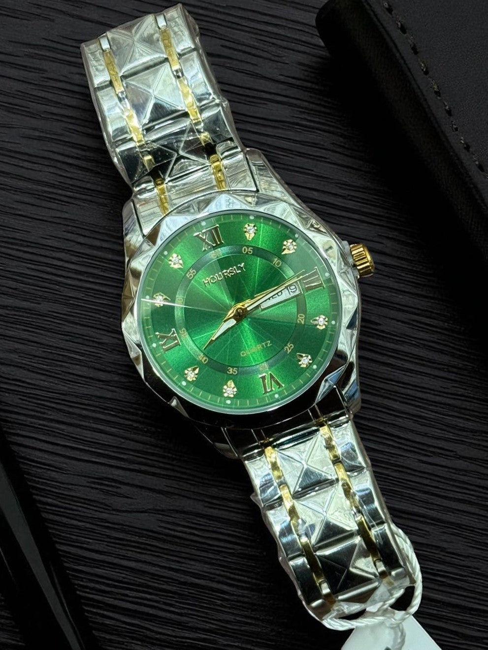 Hoursly Prism Facet-Cut Dial - Stainless Steel Bracelet