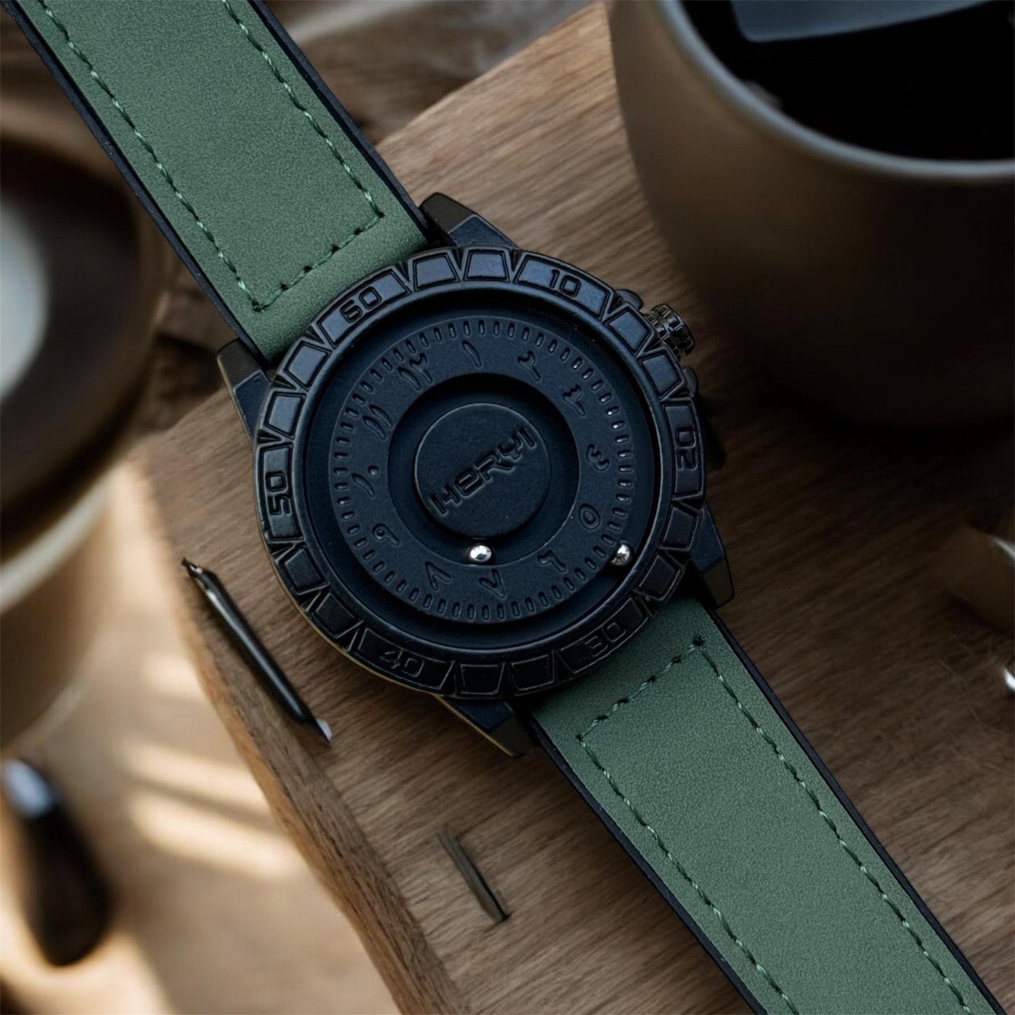 Heryi Bearing Watch – Smooth Straps & Pure Steel Case