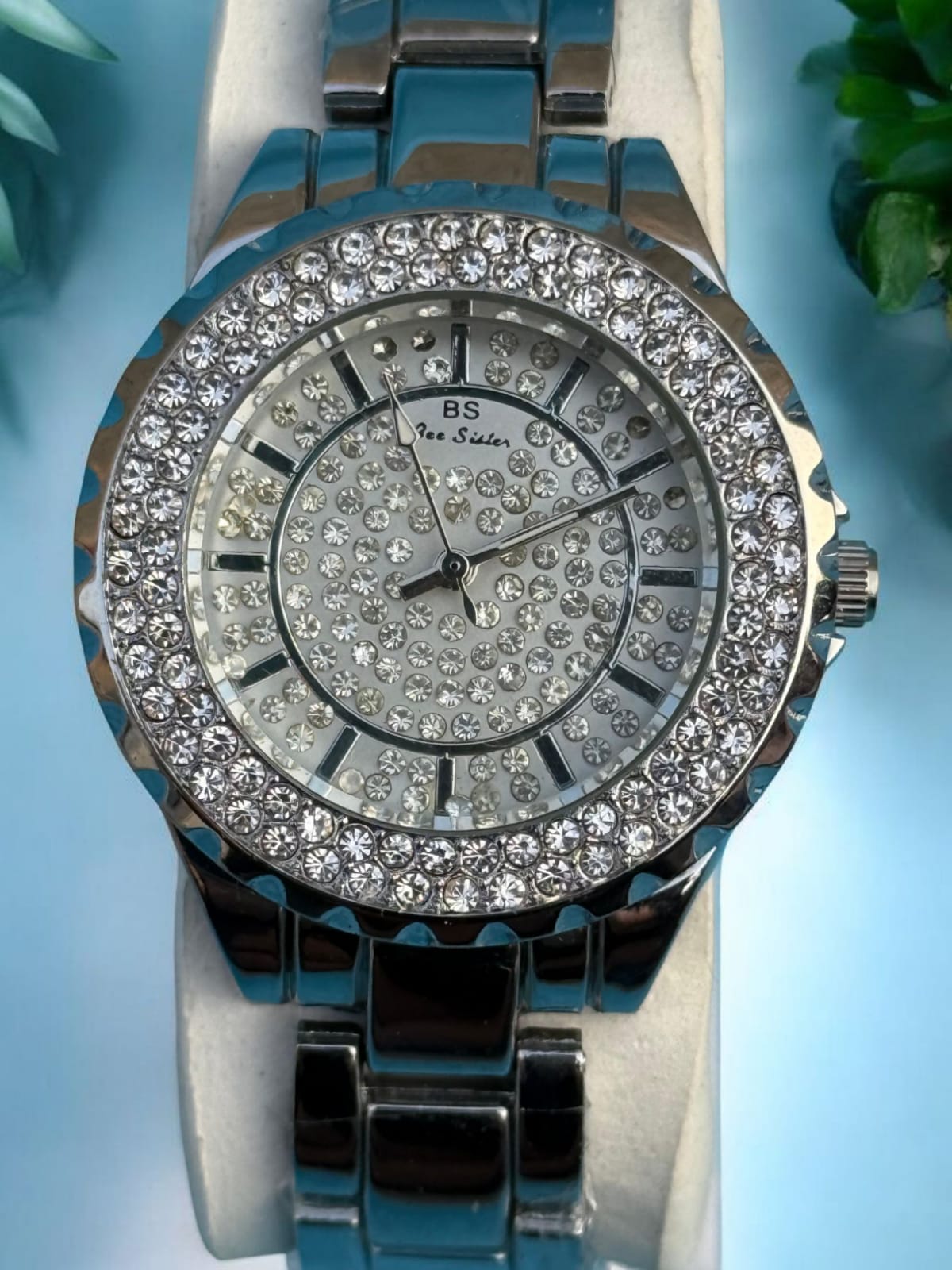 Bee Sister Women's Stylish Watch - Elegant Design & Precision Timekeeping