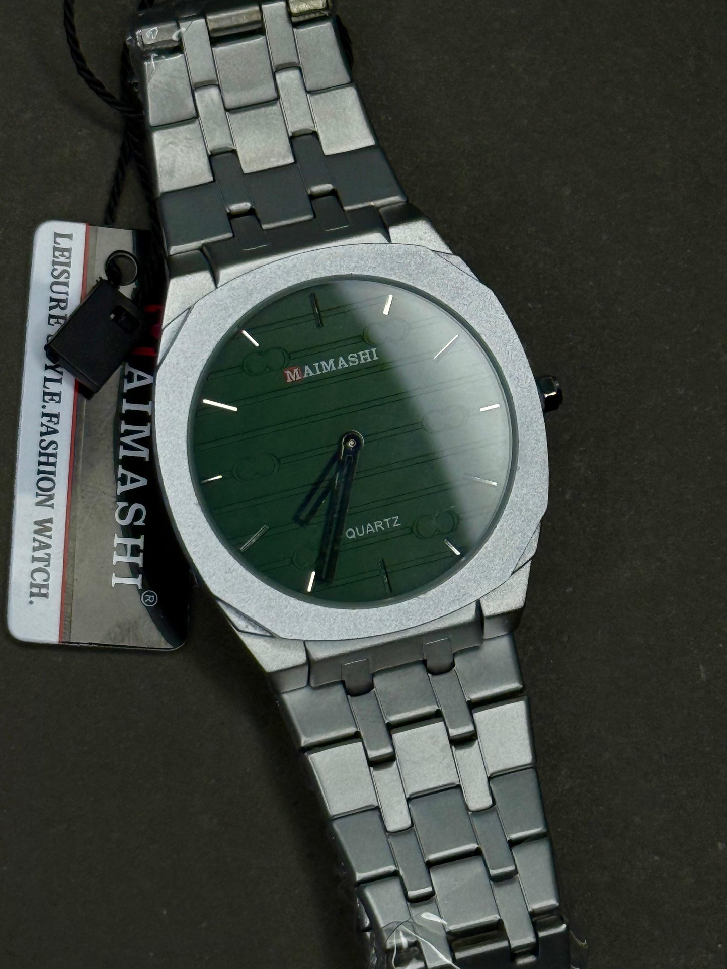 MaiMashi Elegant Slim Butterfly Lock Watch – Stainless Steel