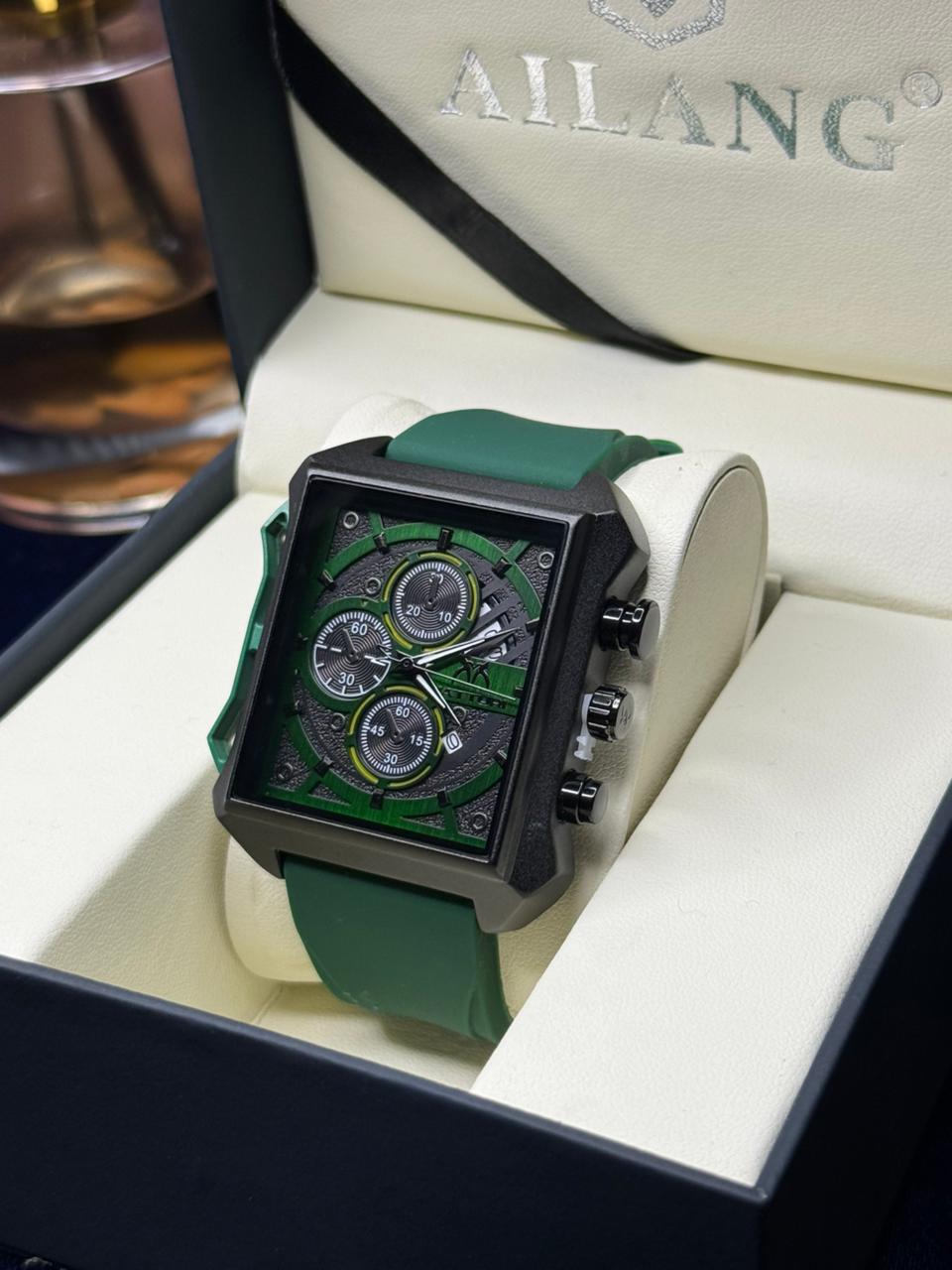 MATTURI Men's Analog Waterproof Wrist Watch with a Stainless Steel Case, Silicone Strap