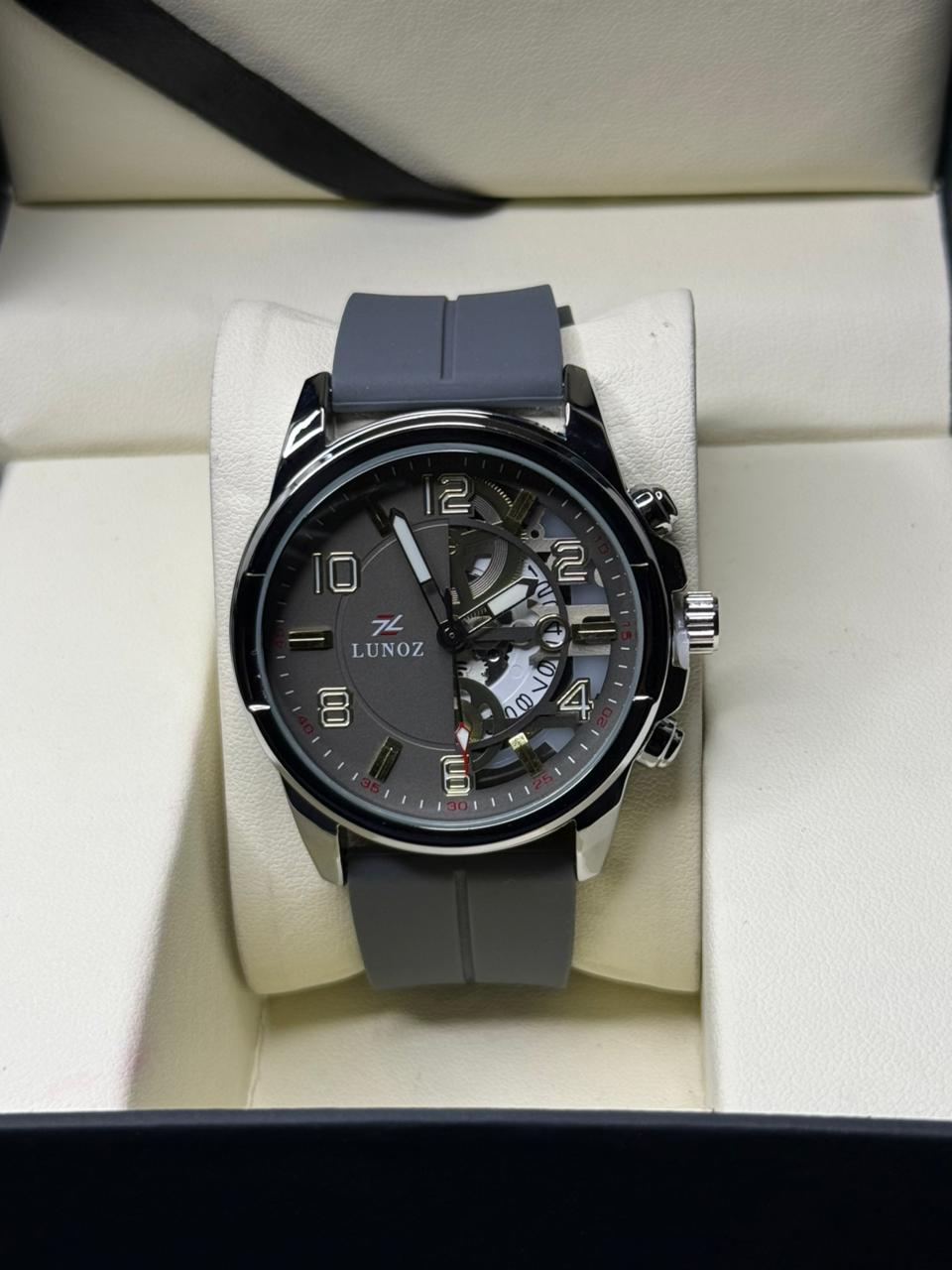 LUNOZ Silicon Strap Magnetic Lock watch
