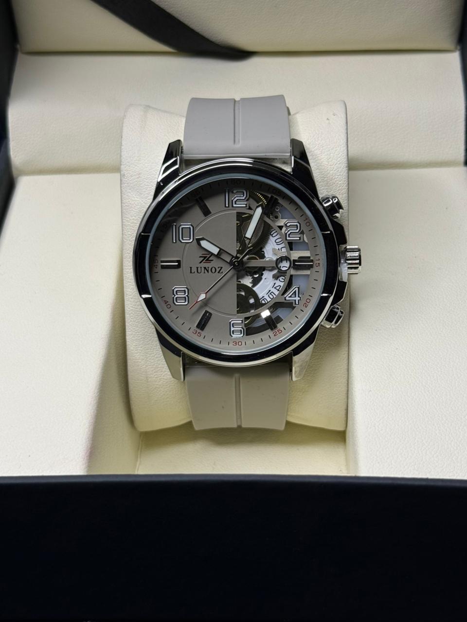LUNOZ Silicon Strap Magnetic Lock watch