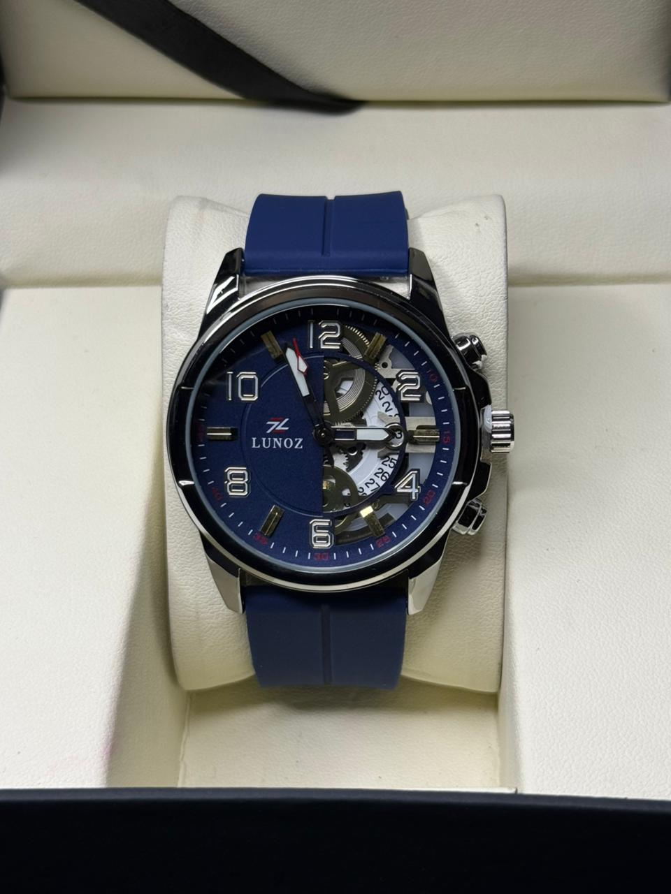 LUNOZ Silicon Strap Magnetic Lock watch