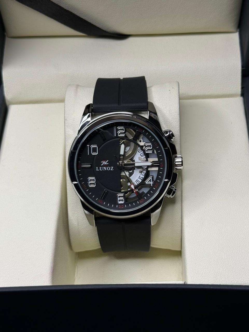 LUNOZ Silicon Strap Magnetic Lock watch