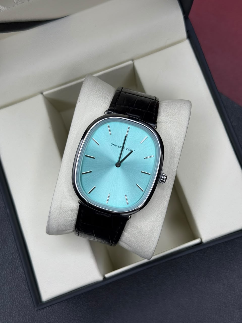 Universe Point - Aesthetic Old Money Straps Watch