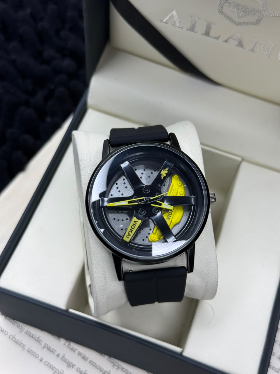 Viokai Men's spinning Dial Silicon Straps watch