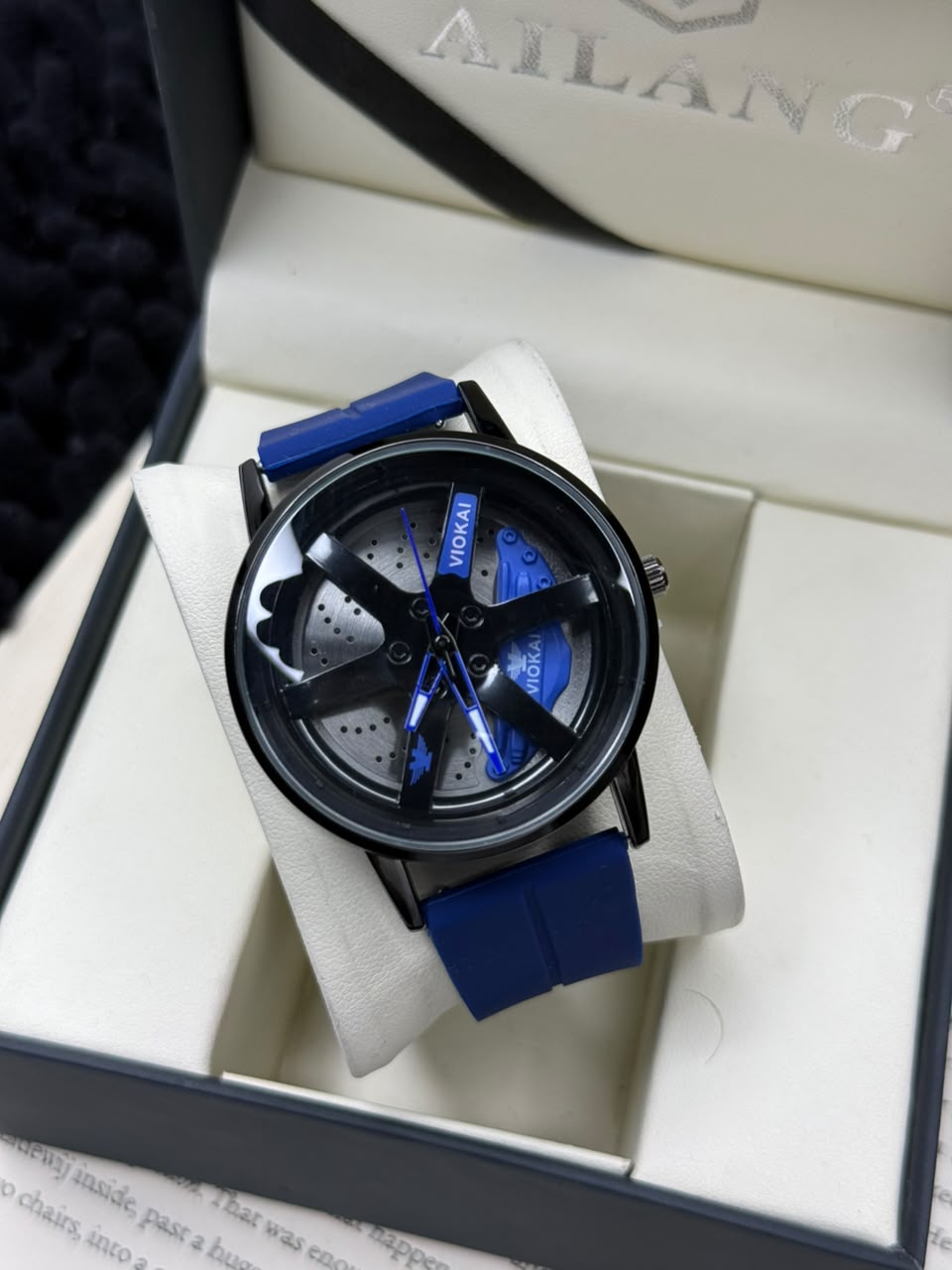 Viokai Men's spinning Dial Silicon Straps watch