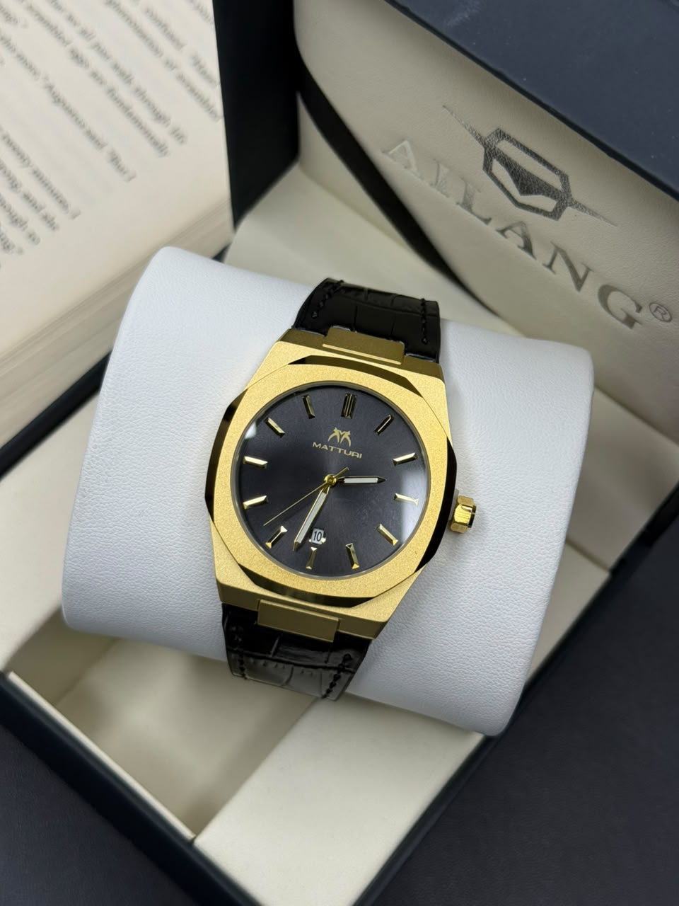 Matturi Slim Metal Dial Straps Watch