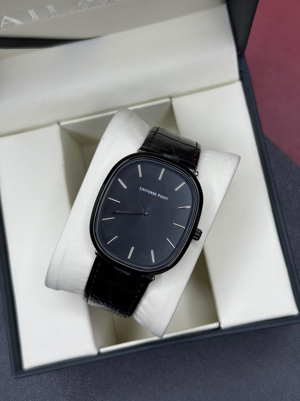 Universe Point - Aesthetic Old Money Straps Watch
